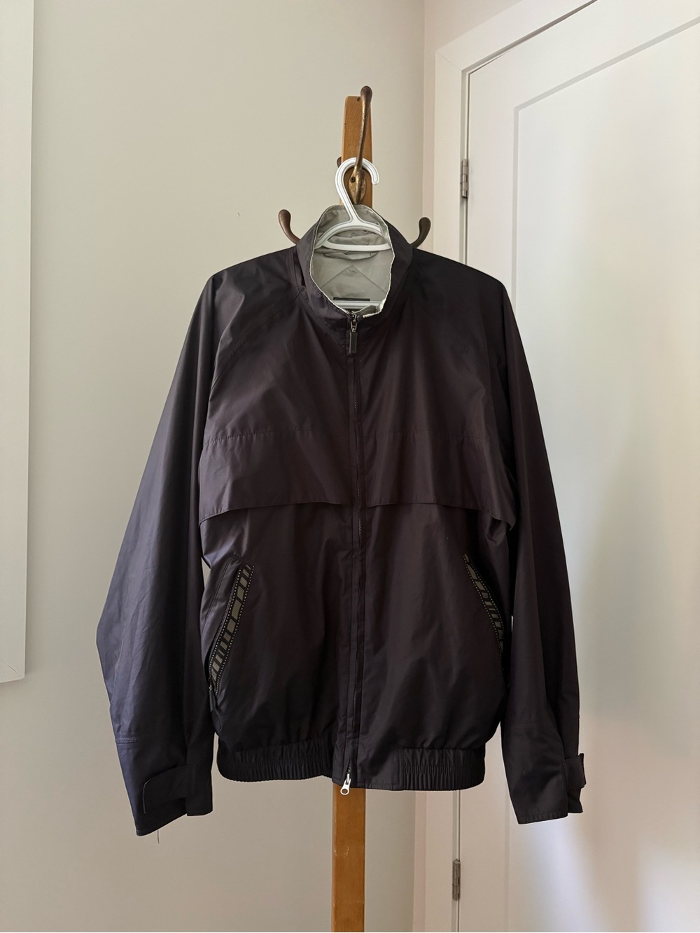 Descente Men's Dark Charcoal Windbreaker Jacket